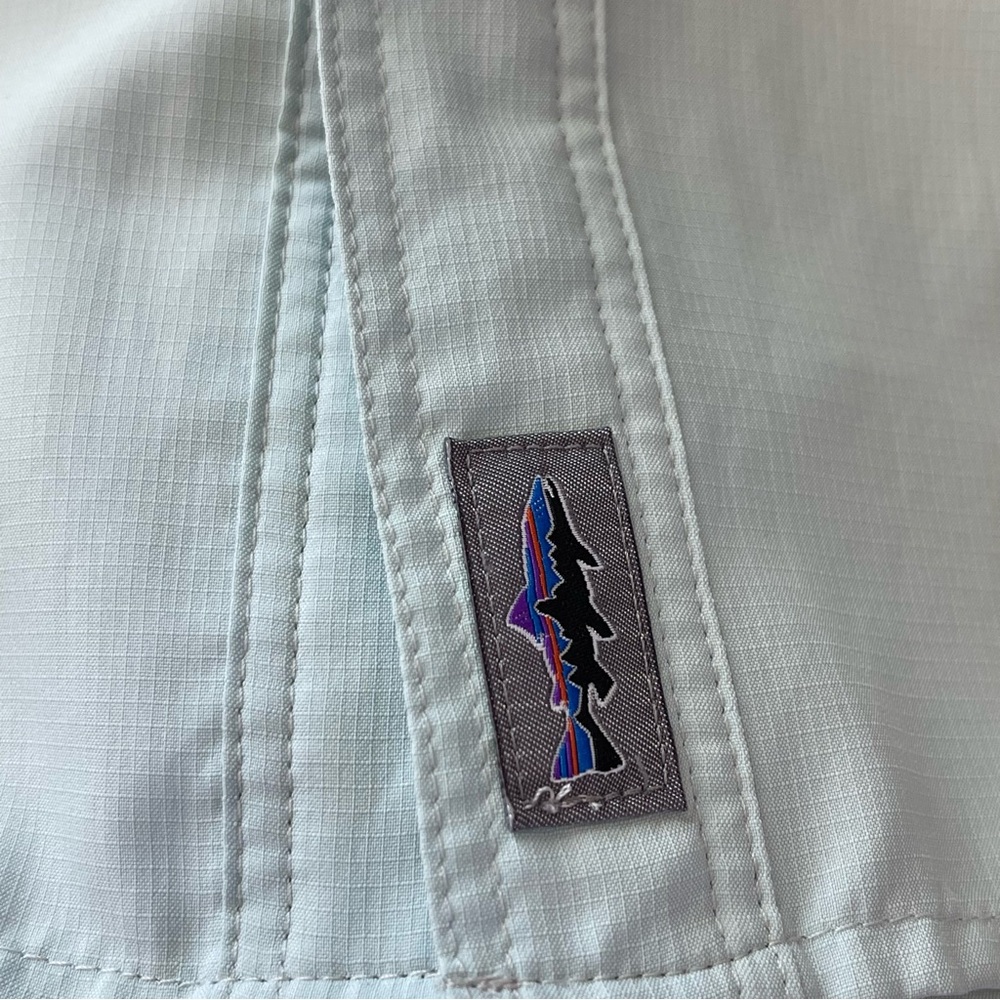 Patagonia full button down long sleeve shirt light blue men’s size medium - Picture 4 of 5